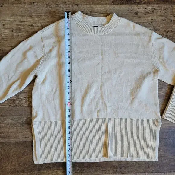 Gap Women's Large Crewneck Cream Knit Sweater Ribbed Cuffs/Hem Cozy - Picture 4 of 9